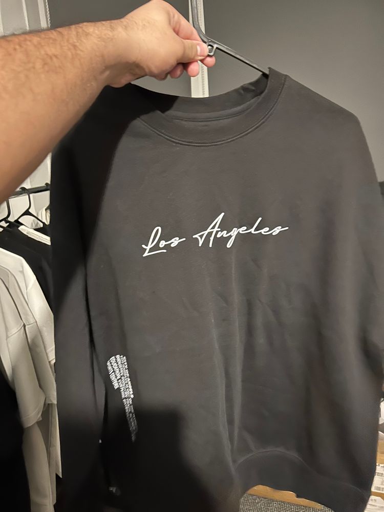 Black Sweatshirt With Los Angeles Text