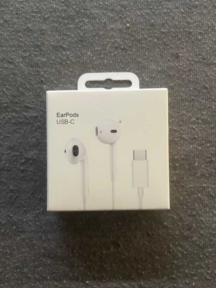 TWS Earpods with USB-C conector