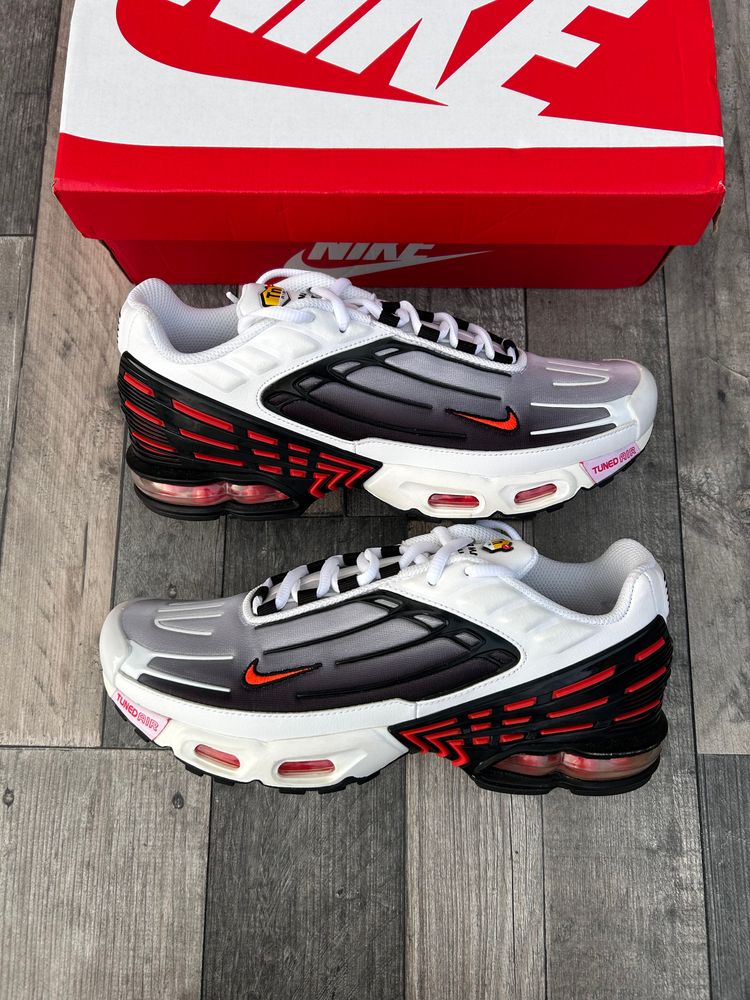 Immagine di Nike Air Max Plus TN Tuned 3 Trainers ‘White Grey Safety Orange’ - Size UK 8.5  2