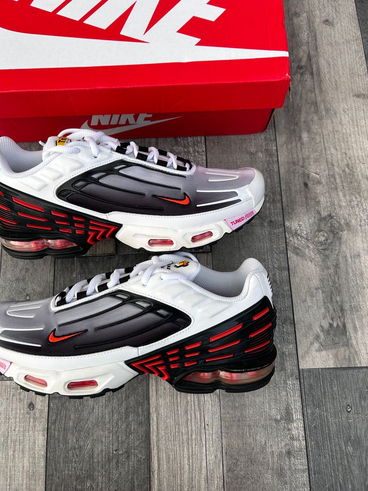 Immagine di Nike Air Max Plus TN Tuned 3 Trainers ‘White Grey Safety Orange’ - Size UK 8.5  3