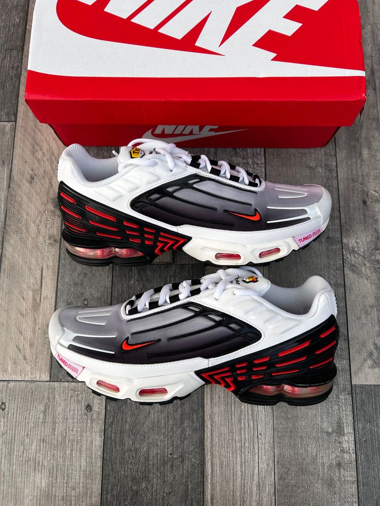 Immagine di Nike Air Max Plus TN Tuned 3 Trainers ‘White Grey Safety Orange’ - Size UK 8.5  1