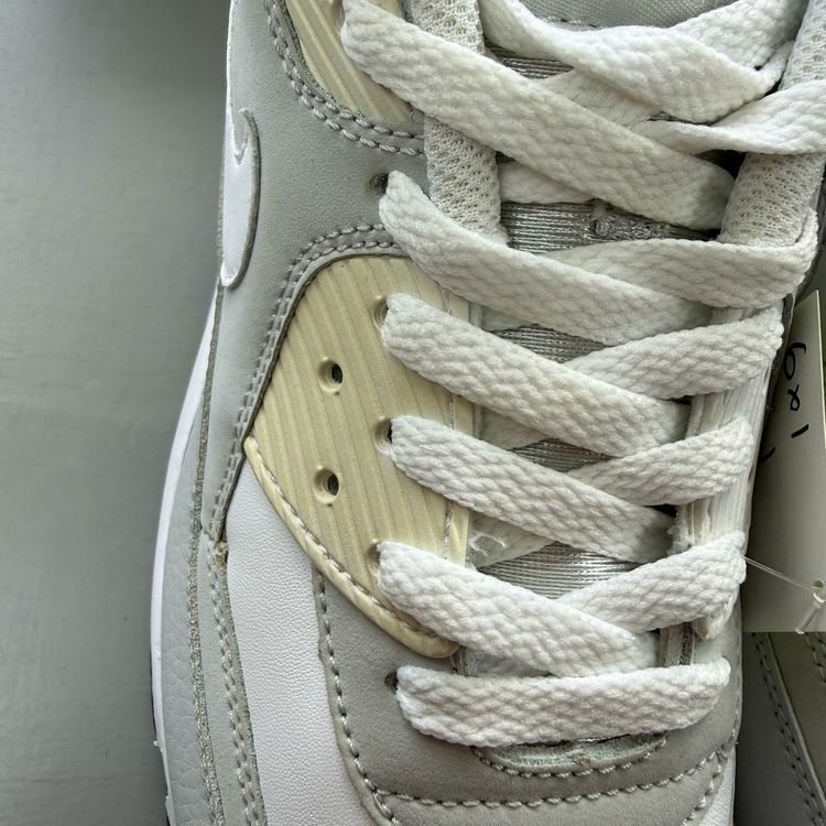 Immagine di Nike Air Max 90 Size UK 9 White Neutral Grey Men's Trainers 309299-912 10