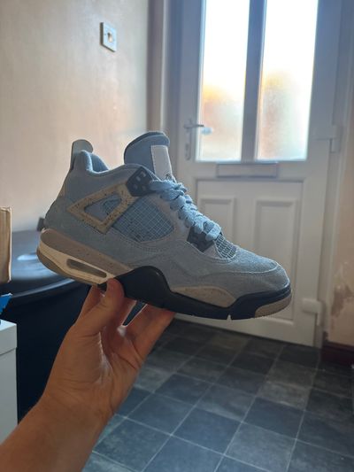 Nike Air Jordan 4 Retro in the 'University Blue'