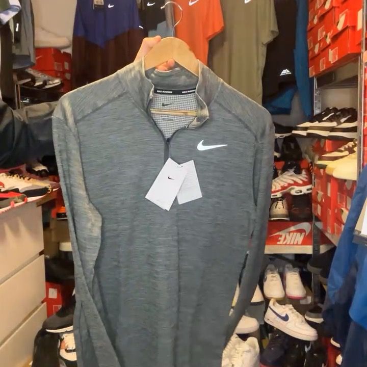 Nike NIKE 1/4 ZIP SMALL MEDIUM  product image