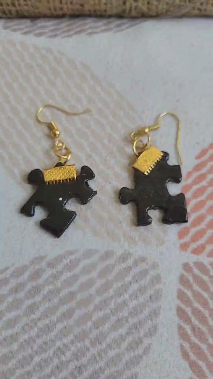 Immagine di Puzzle Piece Earrings Hand Made 1