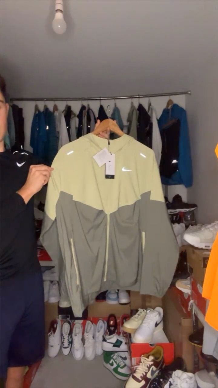 Nike Nike miler Windrunner size XL  product image