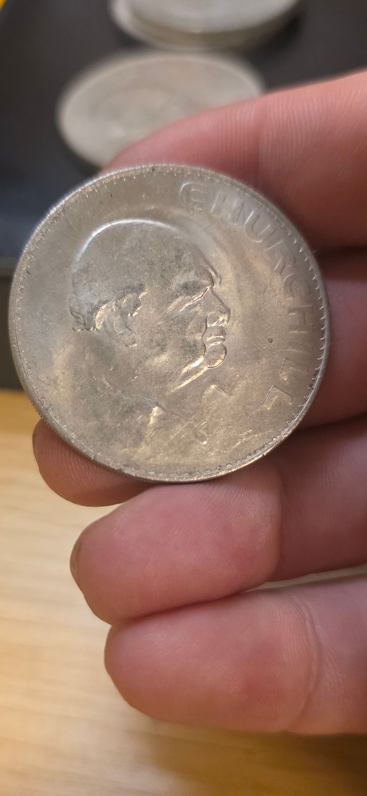 £3). Commemorative Coin Royal mint 1965 image 3