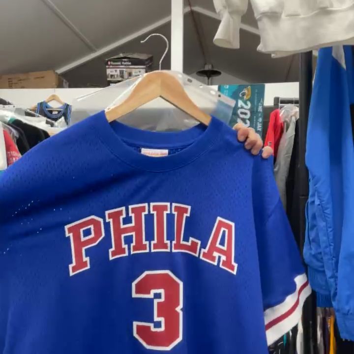 Mitchell & Ness 76ers Iverson Mesh XL product image