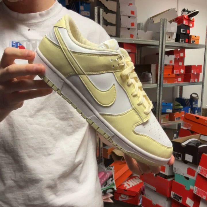 Nike NIKE DUNK LOW UK9 UM9.5 product image