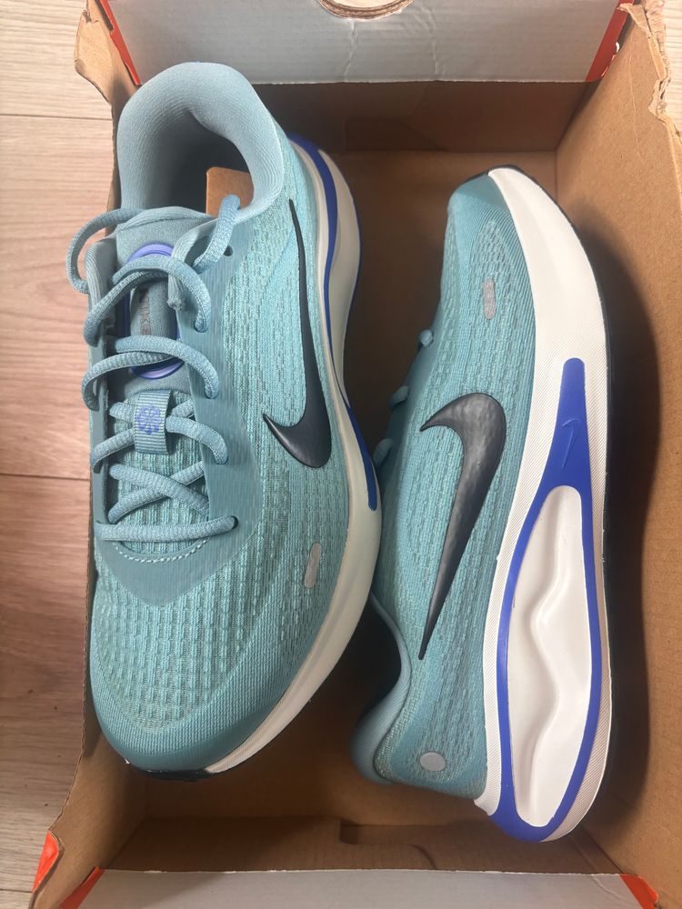 Nike journey run 6 