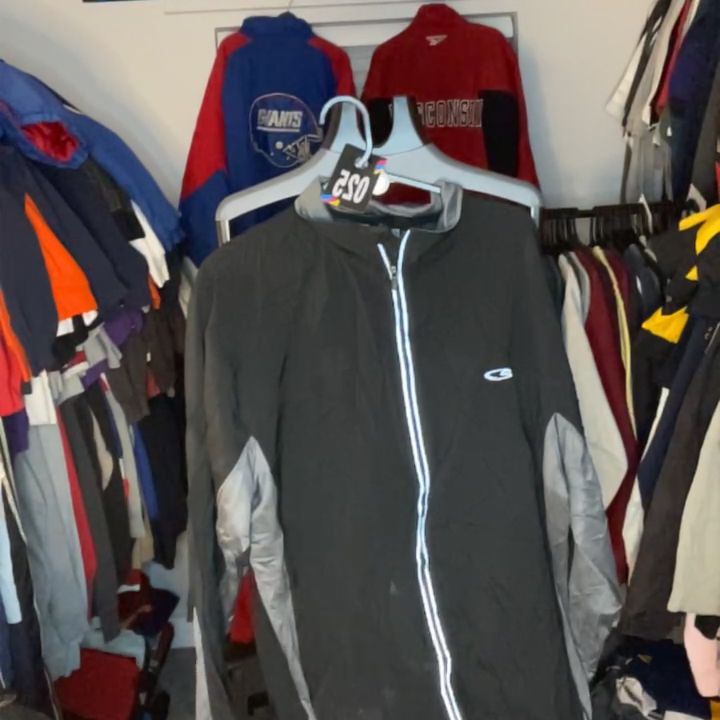 Champion 025 CHAMPION WINDBREAKER XL BALE CONDITION product image
