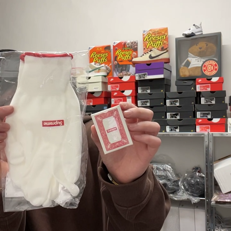 Supreme Supreme Gloves + Cards product image