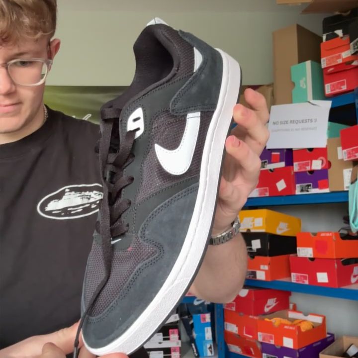 Nike UK8.5 BNWB product image