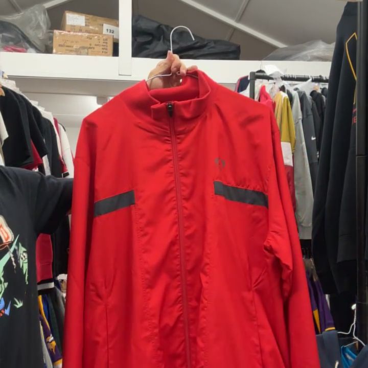 Nike Nike Windbreaker l product image
