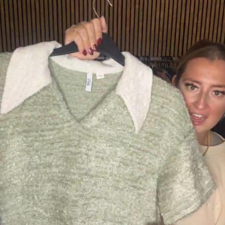 ONLY only size large ladies tshirt jumper in a mint green  product image
