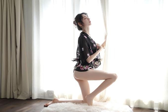 Immagine di Black Floral Kimono Robe With Matching Shorts 3