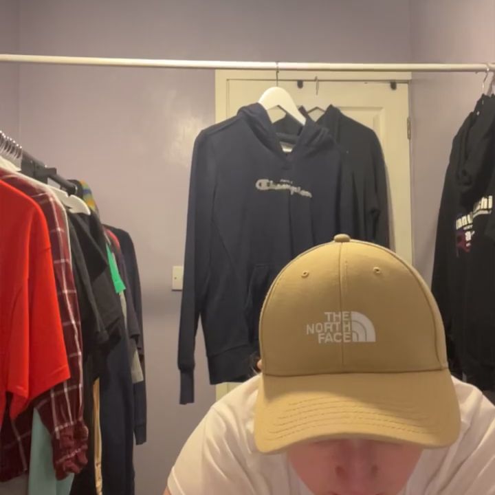 Champion CHAMPION SIZE M/L SMALL FLAWS HOODIE  product image