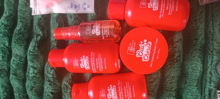 Beauty Crop Minis Red Bath And Body Care Set