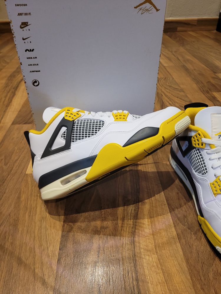 Nike Air Jordan 4 Retro