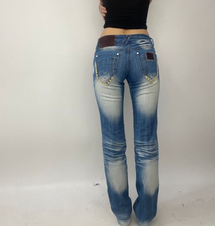 QUIET LUXURY DROP | small blue burberry bleached look jeans image 4