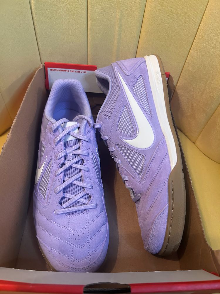 Nike Gato  with half box