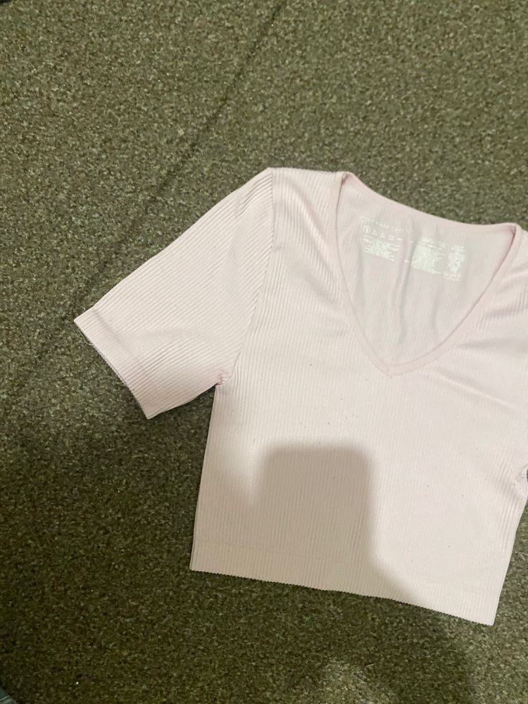 Immagine di Pink Ribbed V-Neck Crop Top 3