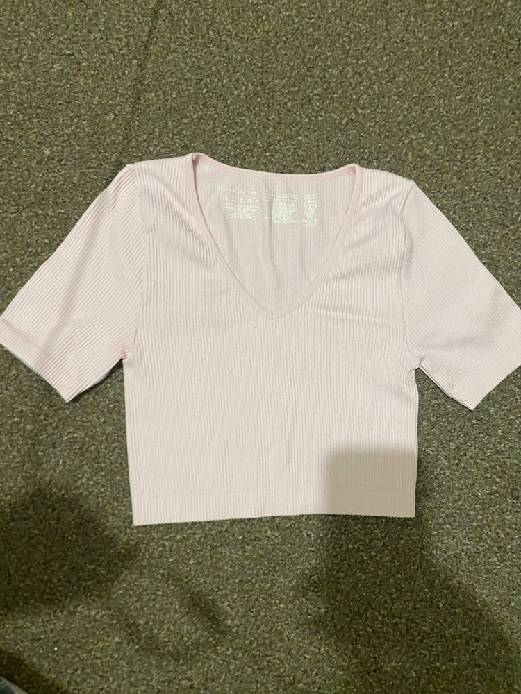 Immagine di Pink Ribbed V-Neck Crop Top 1