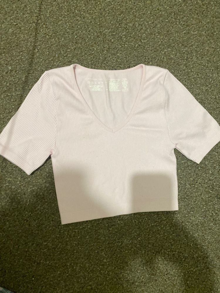 Immagine di Pink Ribbed V-Neck Crop Top 4