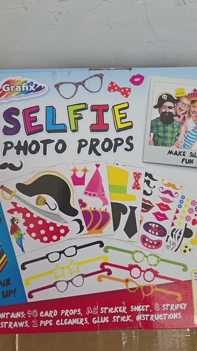 Grafix Selfie Photo Props