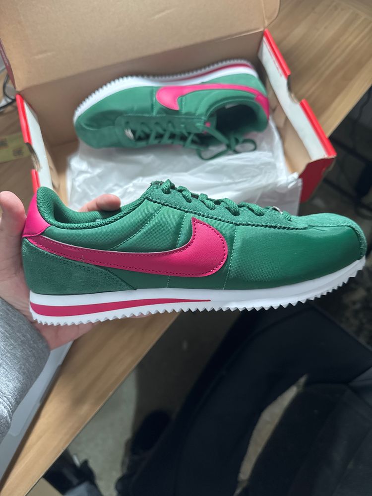Nike Nike Green And Pink Sneakers product image