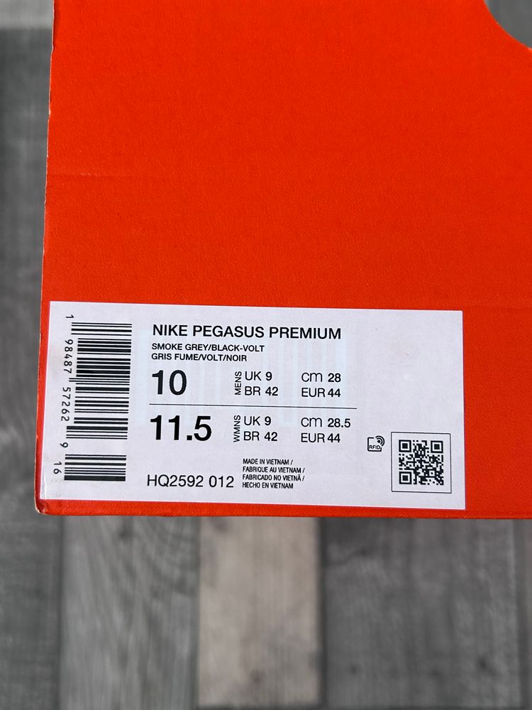 Immagine di Nike Pegasus Premium Running Trainers - ‘Smoke Grey’ - Size UK 9  10