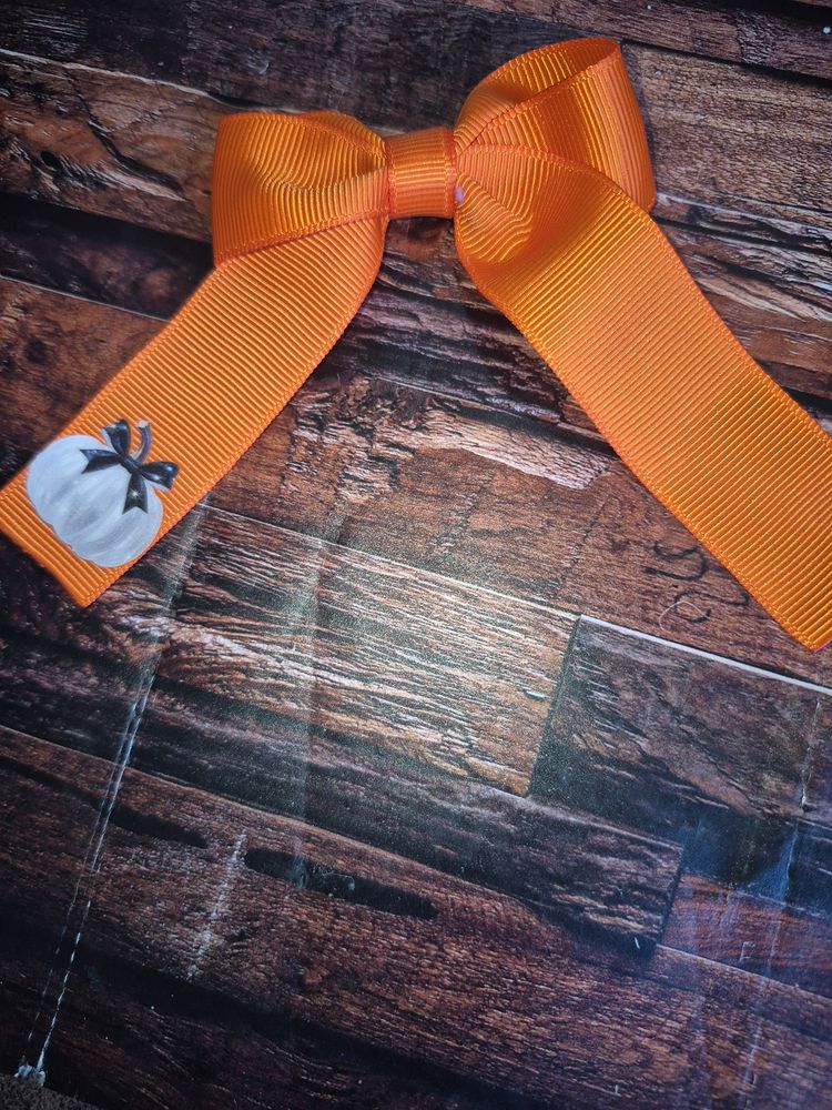 White pumpkin transfer bow image 1