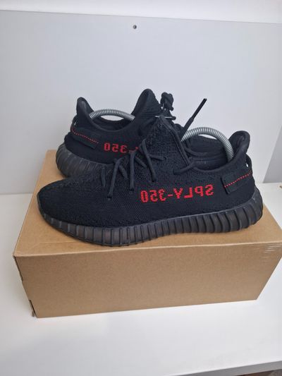 Adidas yeezy 350 black core uk 8 (worn og box)