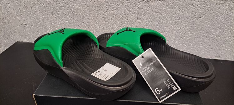 Jordan Franchise Slide (GS) UK 5.5 EUR 38.5 Lucky Green Black Brand New Full Box image 3