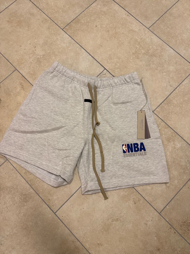 Nba Grey Basketball Shorts essentials x nba obraz 1