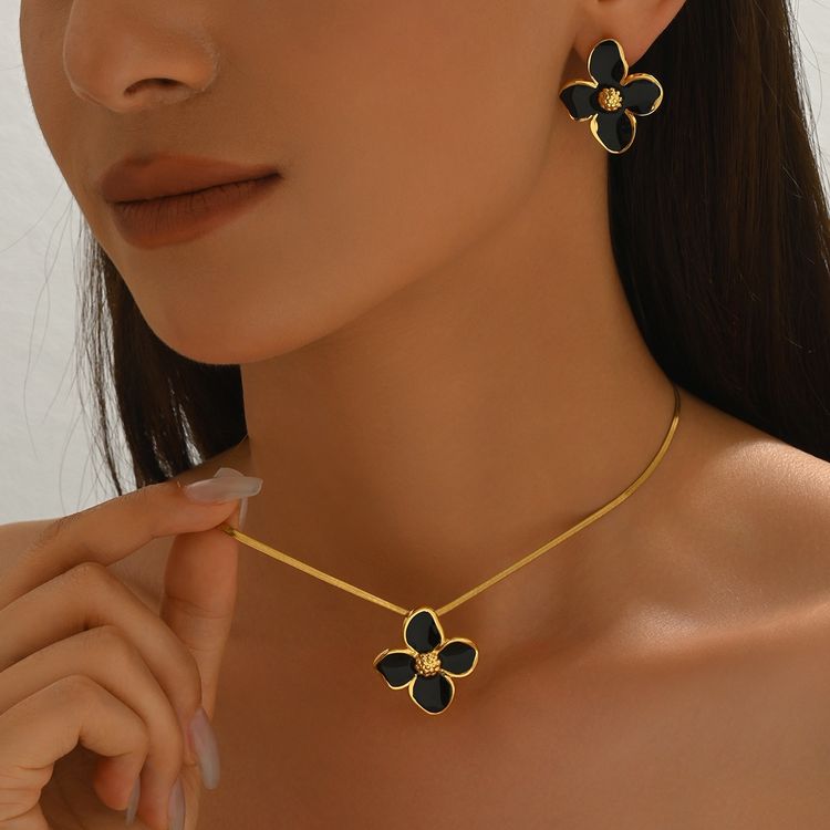 Immagine di 18k gold plated  Black And Gold Flower Necklace And Earrings Set 2