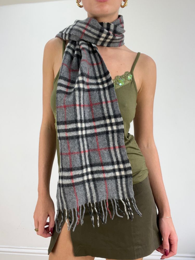 Burberry vintage edit fourteen | grey and black checkered burberry style scarf product image