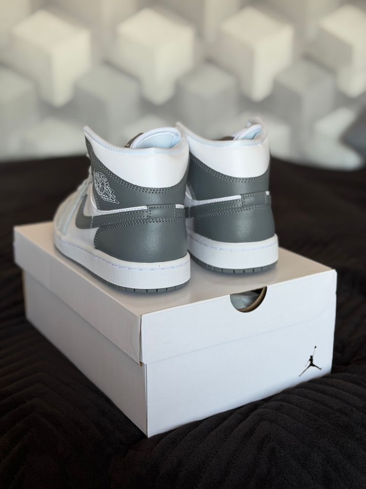 Wmns Air Jordan 1 Mid Sneakers szare grey fog  image 3