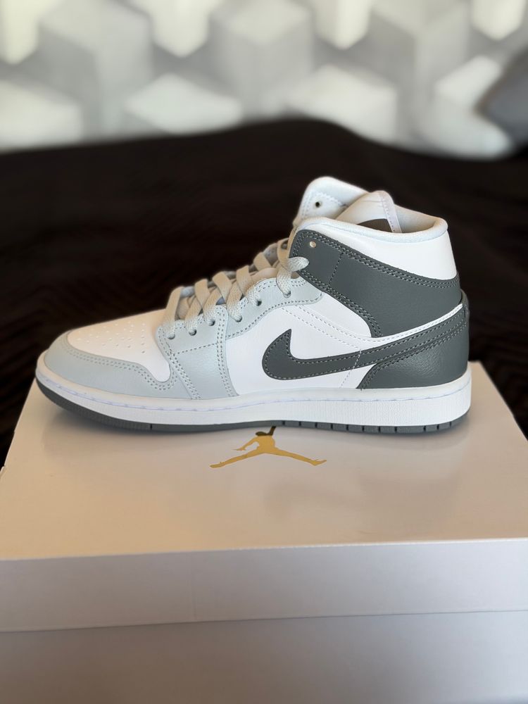 Wmns Air Jordan 1 Mid Sneakers szare grey fog  image 4