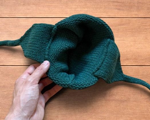 Knitted Green Winter Hat With Ear Flaps And Ties imagen 4