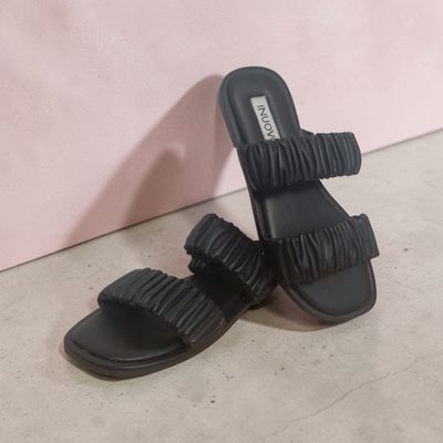 Inuovo Black Ruched Strap Sandals