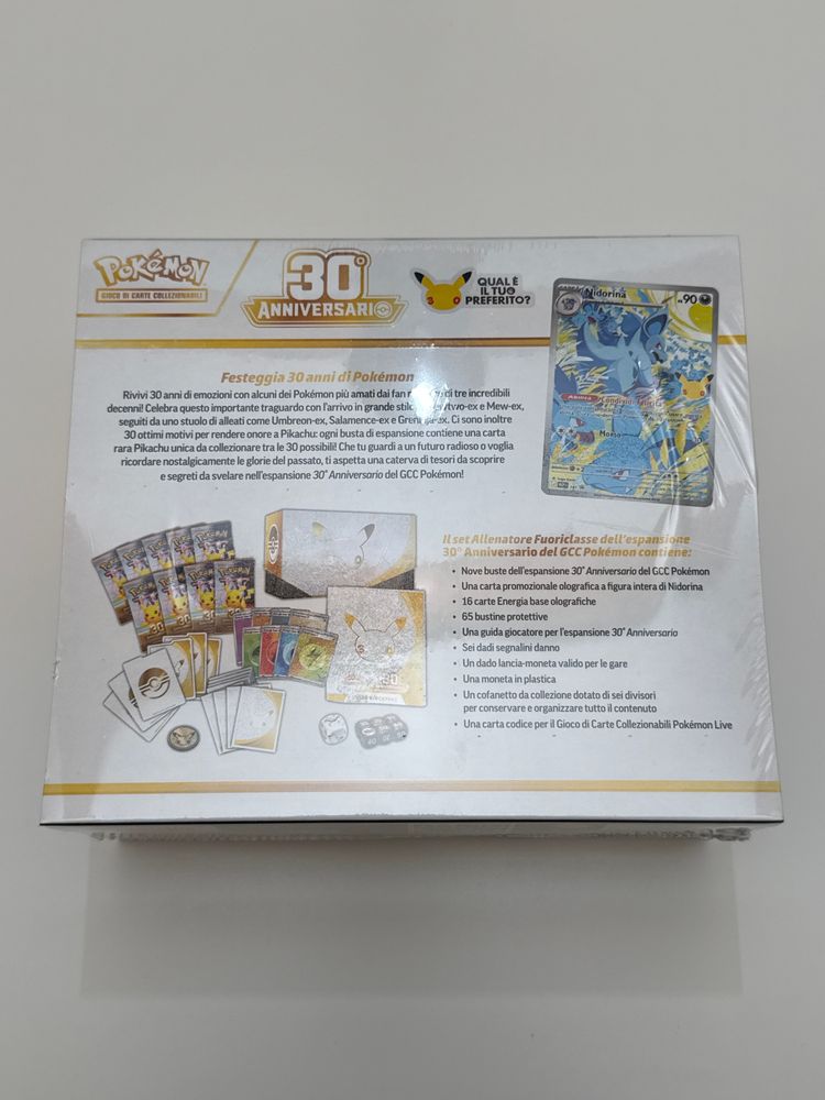 Immagine di Pokémon Set Allenatore Fuoriclasse - 30° Anniversario 2
