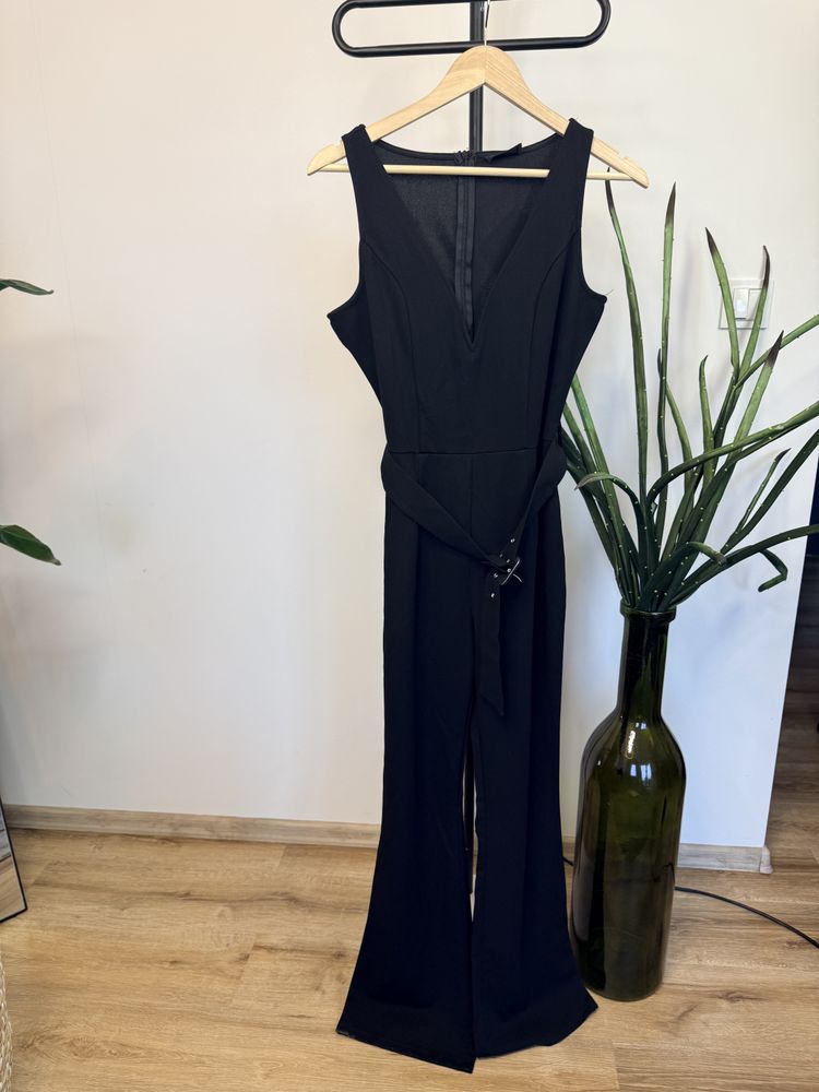 Black Sleeveless Jumpsuit 