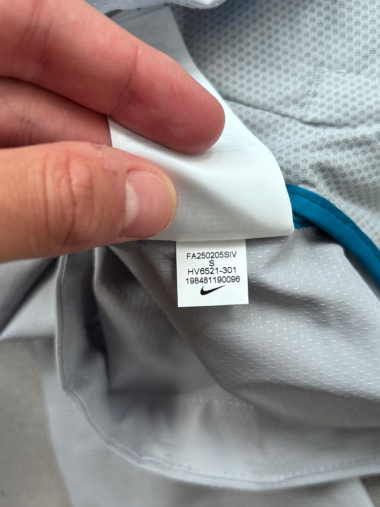 Nike Dri-Fit UV Reflective Packable Windrunner ‘Green Abyss’ - HV6521-301 - Size Small  9