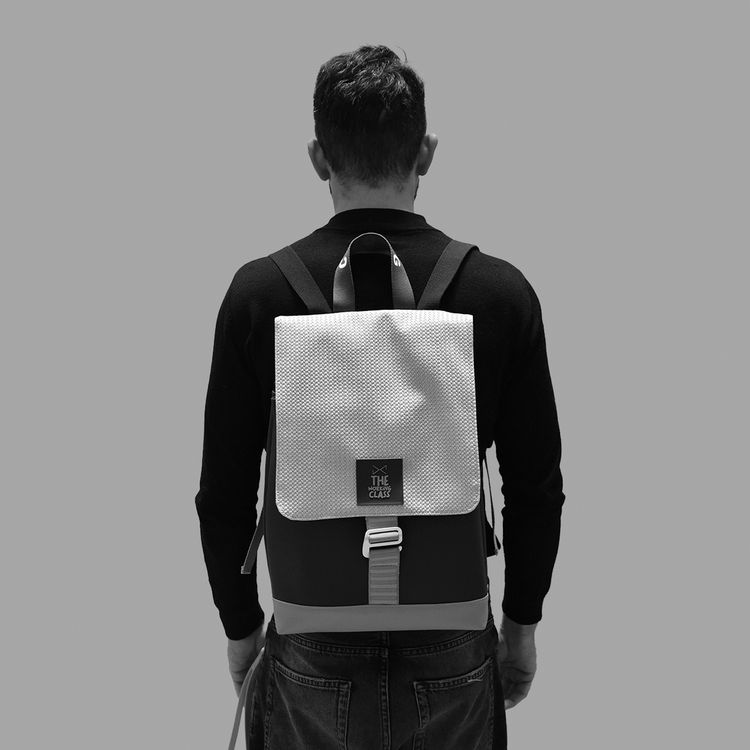 Mochila The Hook solapa celeste Impermeable DZ image 5