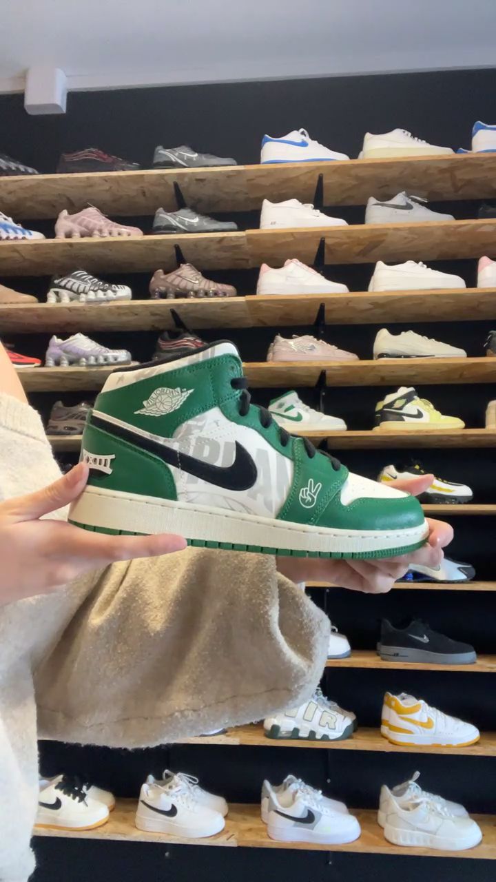 Jordan Air Jordan 1 Mid imagen 1