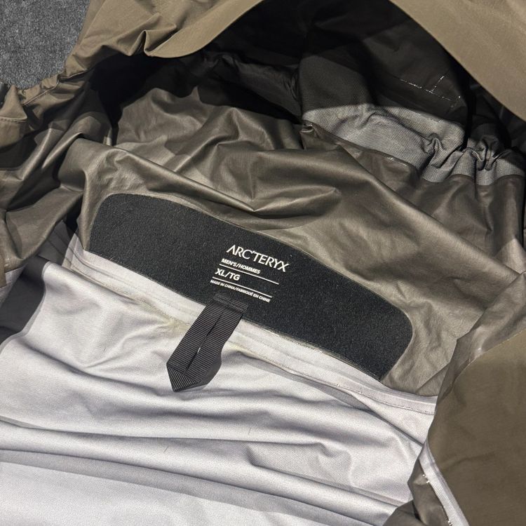 Arc'teryx Beta SL Hybrid Jacket Men's XL Brown Khaki 2020 Gore-Tex RRP £450 image 4
