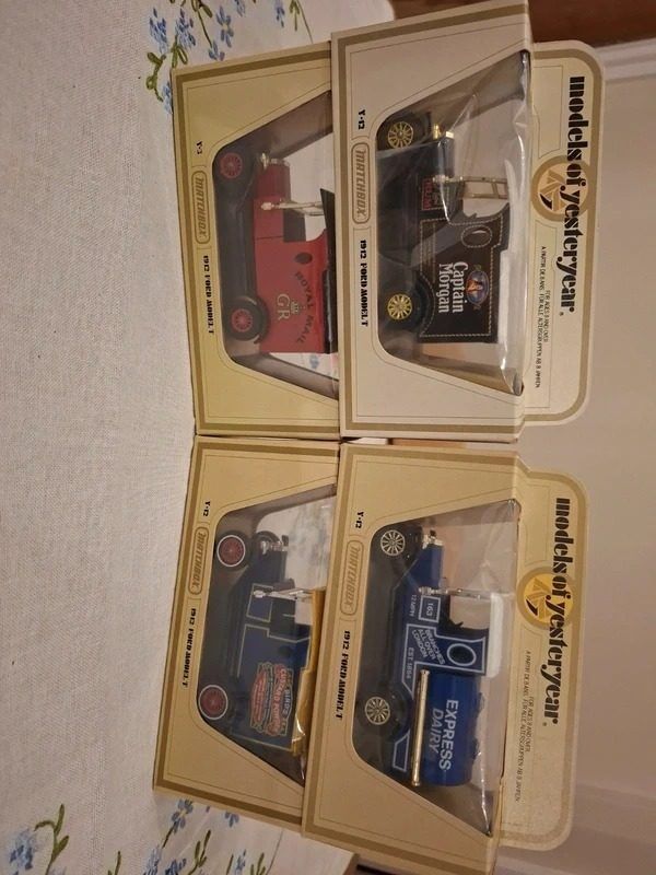 Models Of Yesteryear Die-Cast Model Cars Set image 3