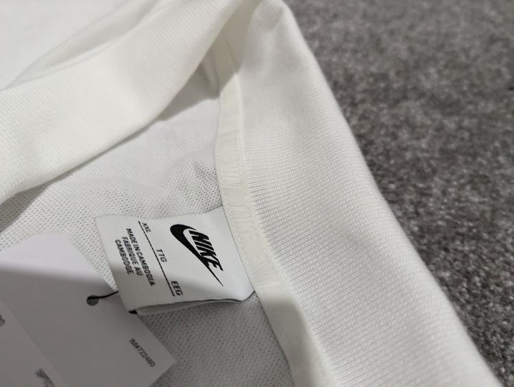White mens Nike XXL POLO image 4