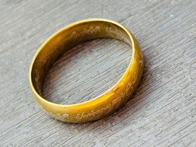 40 x “the one ring” Gold-Colored Engraved Ring 3
